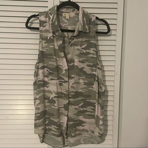 Sleeveless Camp Shirt